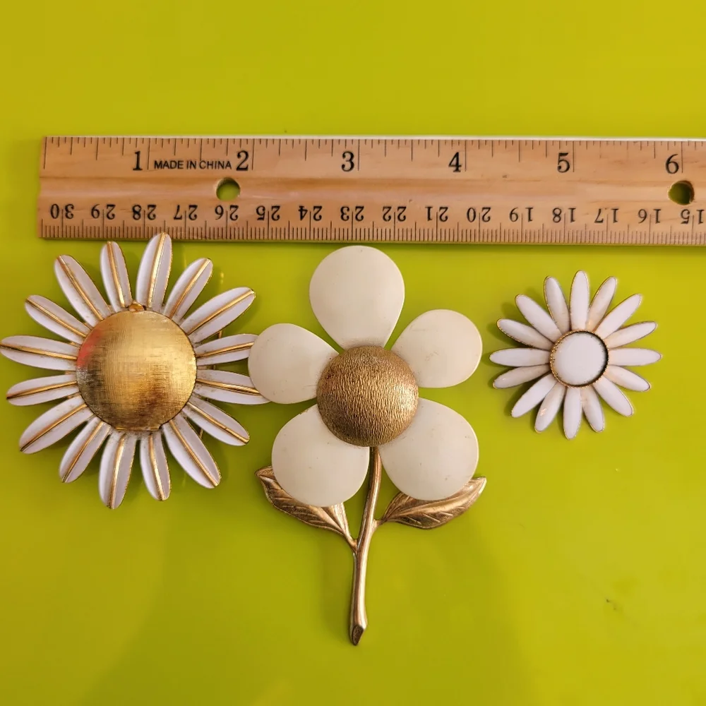 Trio of Vintage Flower Brooches ~ MCM ~ Sarah Coventry ~ Avon ~ Pretty! Mod!